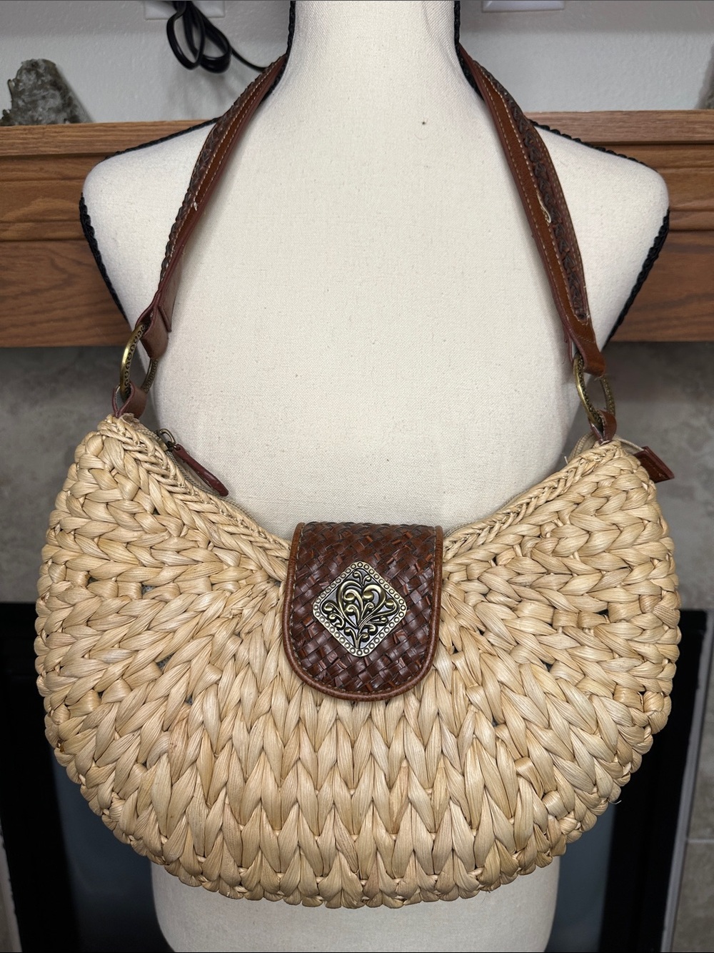 Coldwater Creek Y2K Woven Straw Leather Crescent Shoulder Bag Boho